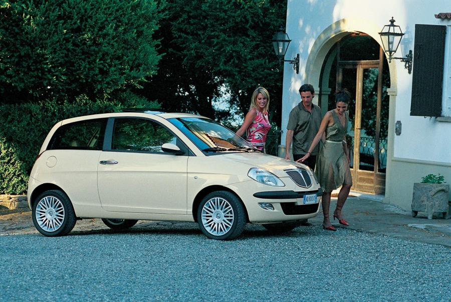  Lancia Ypsilon 2003 года  (фото 28 из 114)
